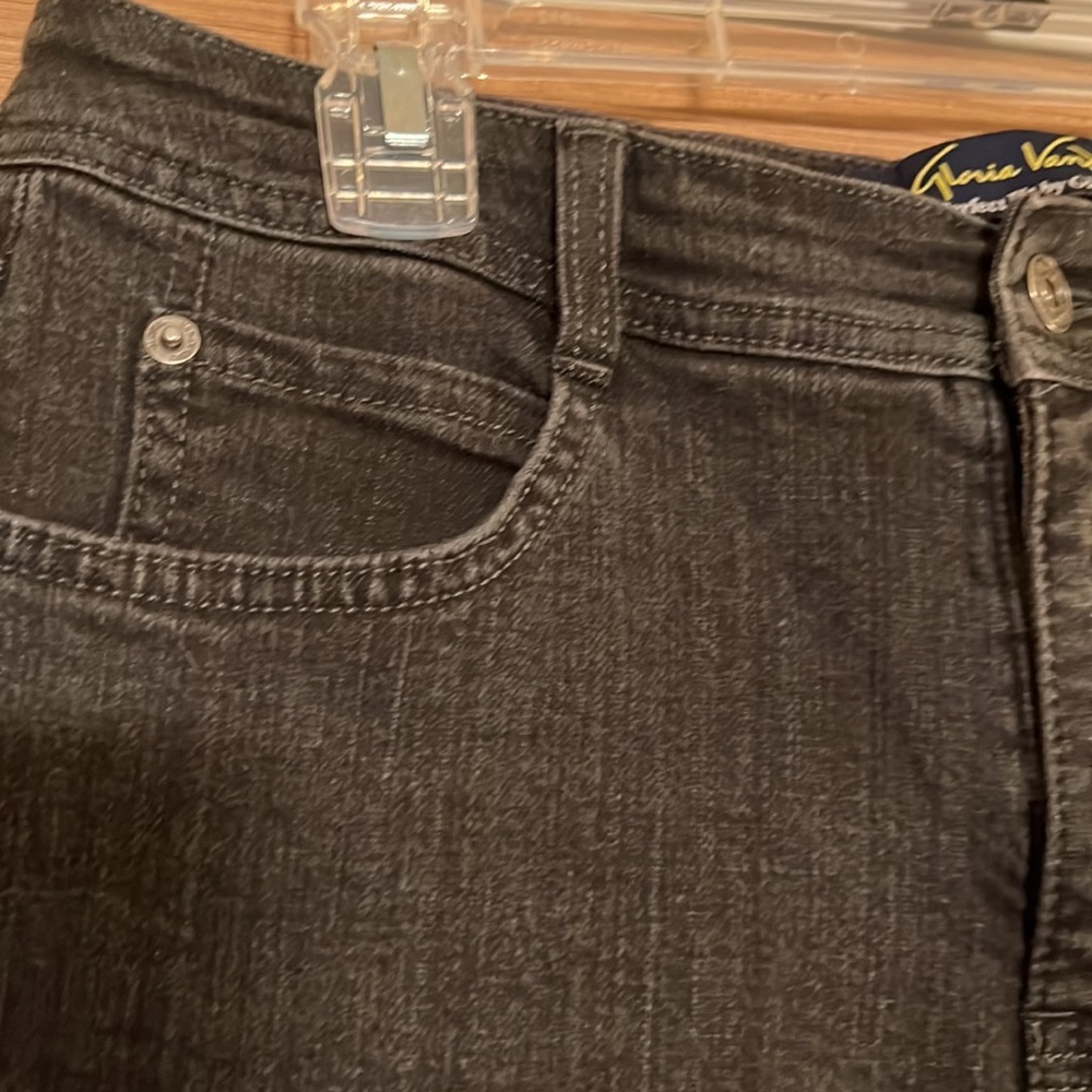 Jeans - Picture 2 of 4